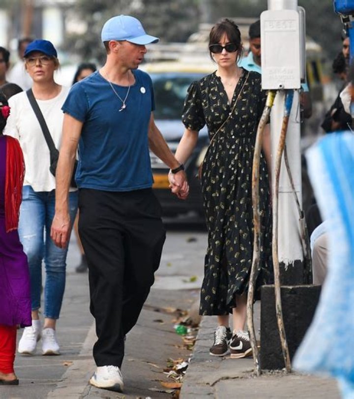 Dakota Johnson And Chris Martin: Uncovering The Age Gap
