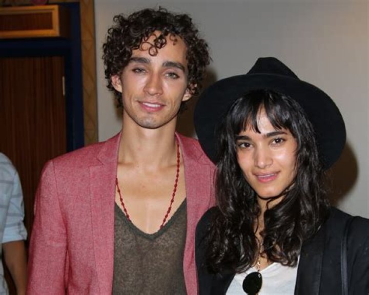 Exploring The Romantic Life Of Robert Sheehan