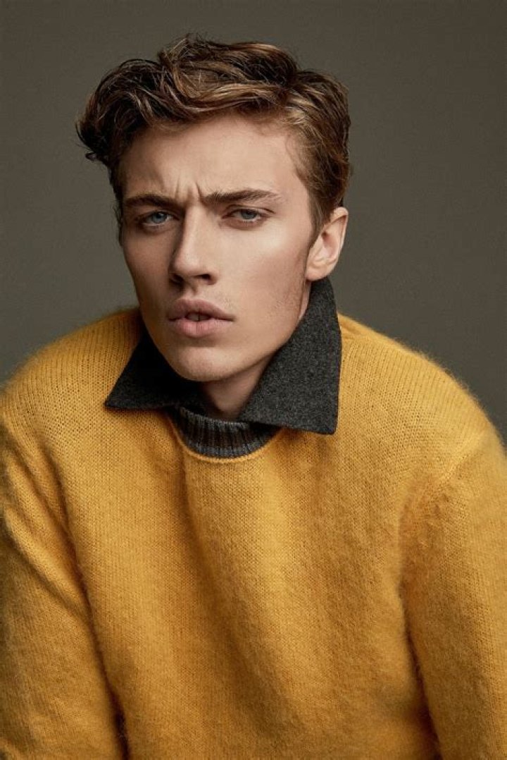 How Old is Lucky Blue Smith? A Comprehensive Guide
