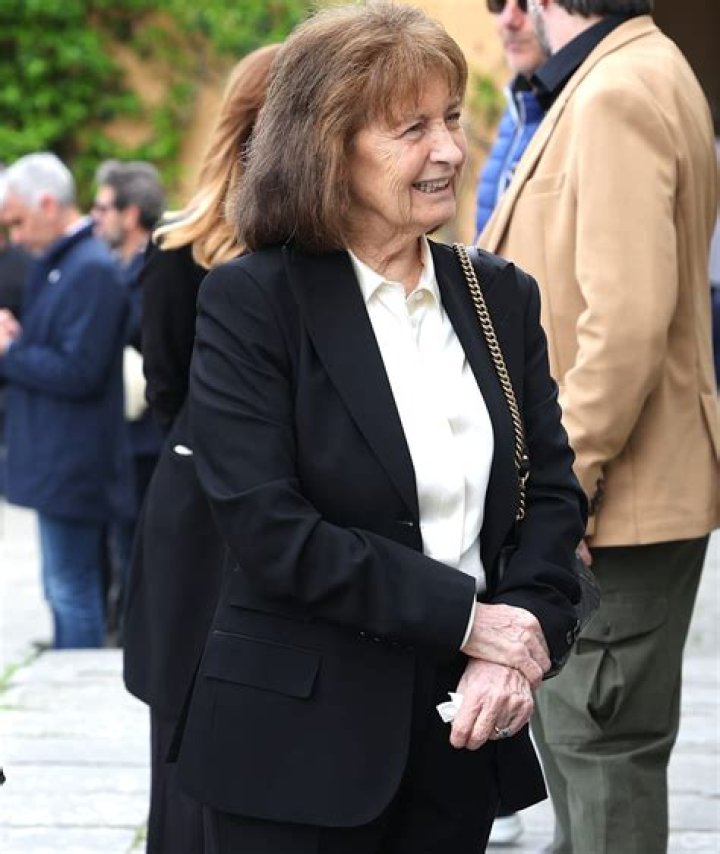 Introducing Silvanella Giannoni: An Acclaimed Contemporary Artist