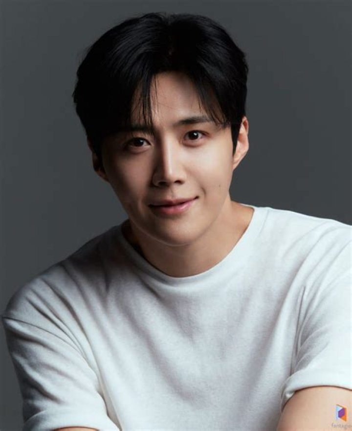 Jang Kiyong: A Remarkable Model and Actor