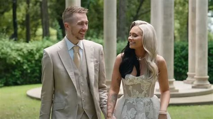 Miniminter's Wife: Uncovering The Love Life Of The Famous YouTuber