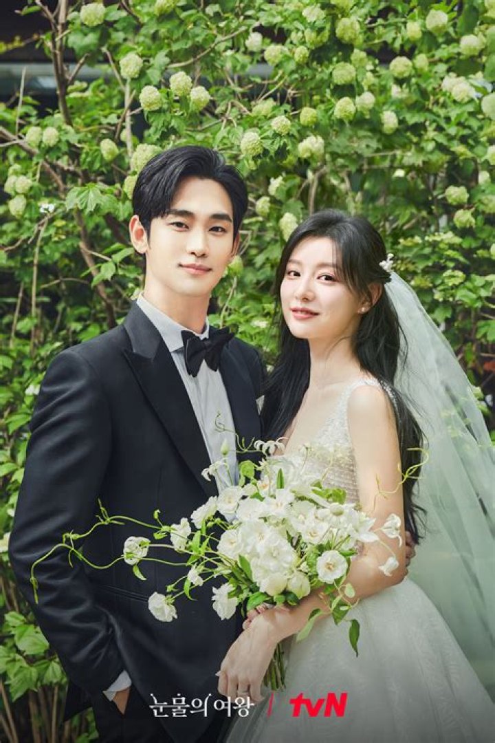 Unveiling The Love Life Of Kim So-hyun: Who Is Her Boyfriend In 2024?