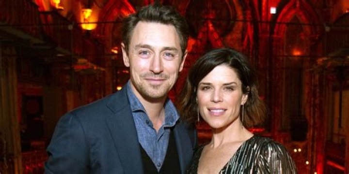 Unveiling The Love Life: Who Is Neve Campbell Married To?